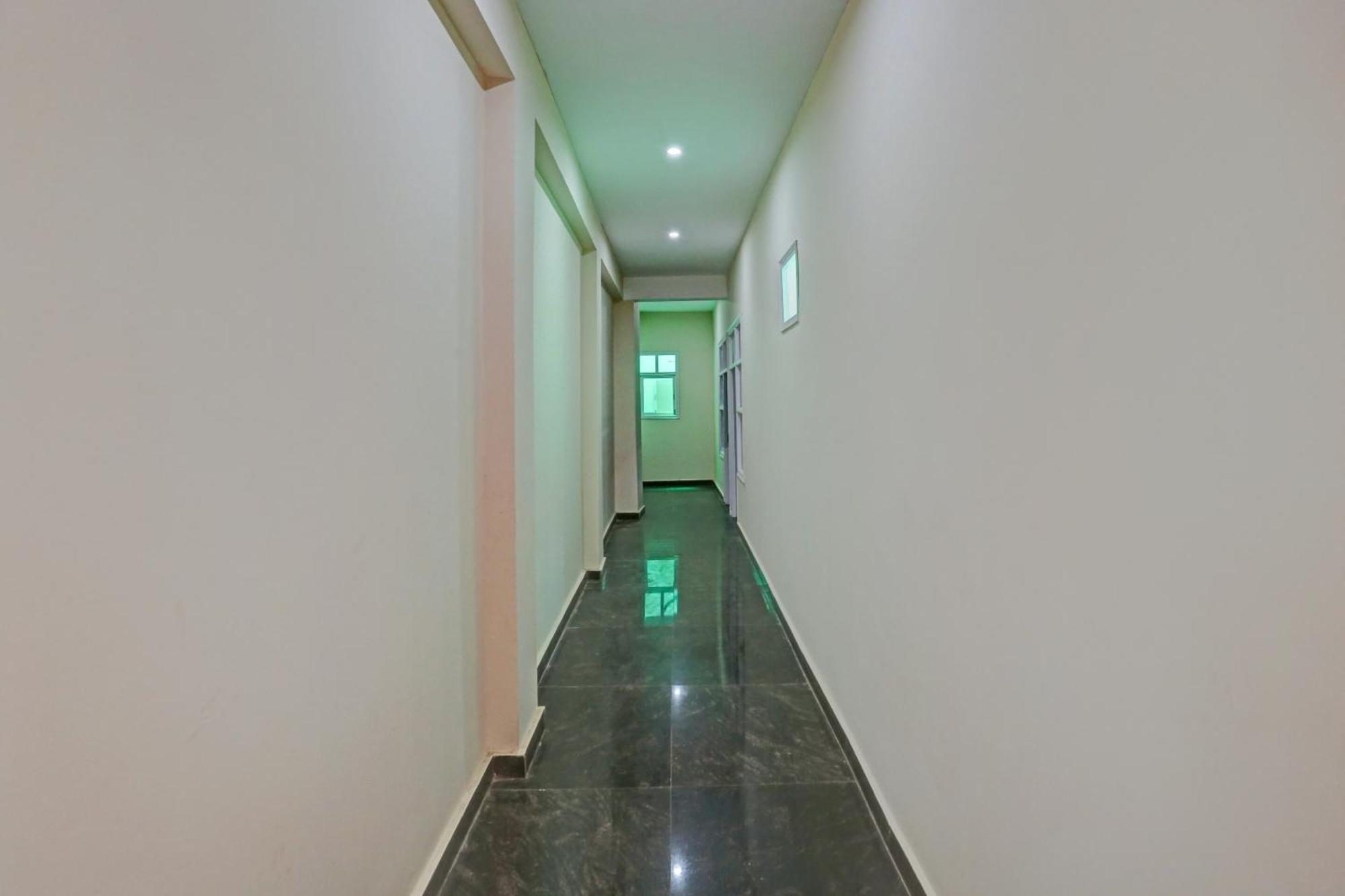 Hotel O Arya Residency Γκουργκάον Εξωτερικό φωτογραφία